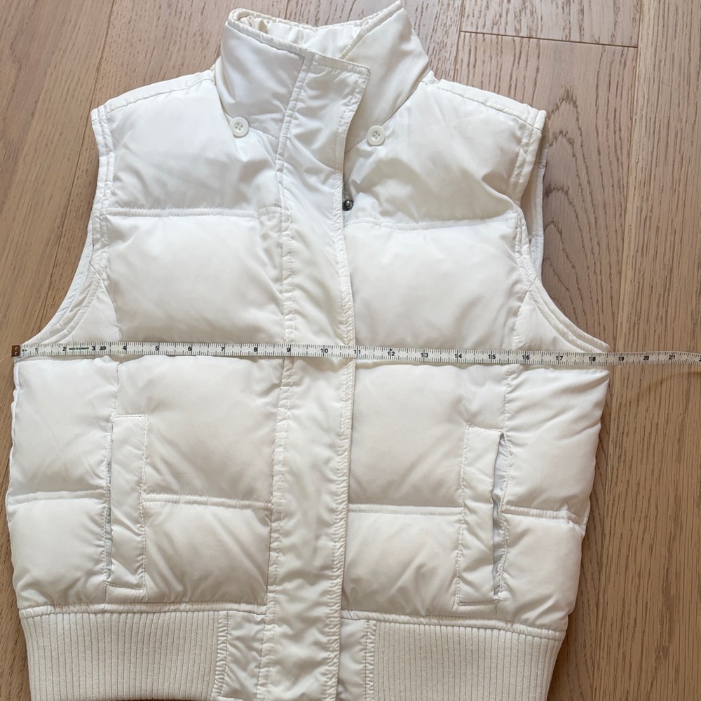 Forever 21 Duck Down White Puffer Vest - Picture 7 of 8